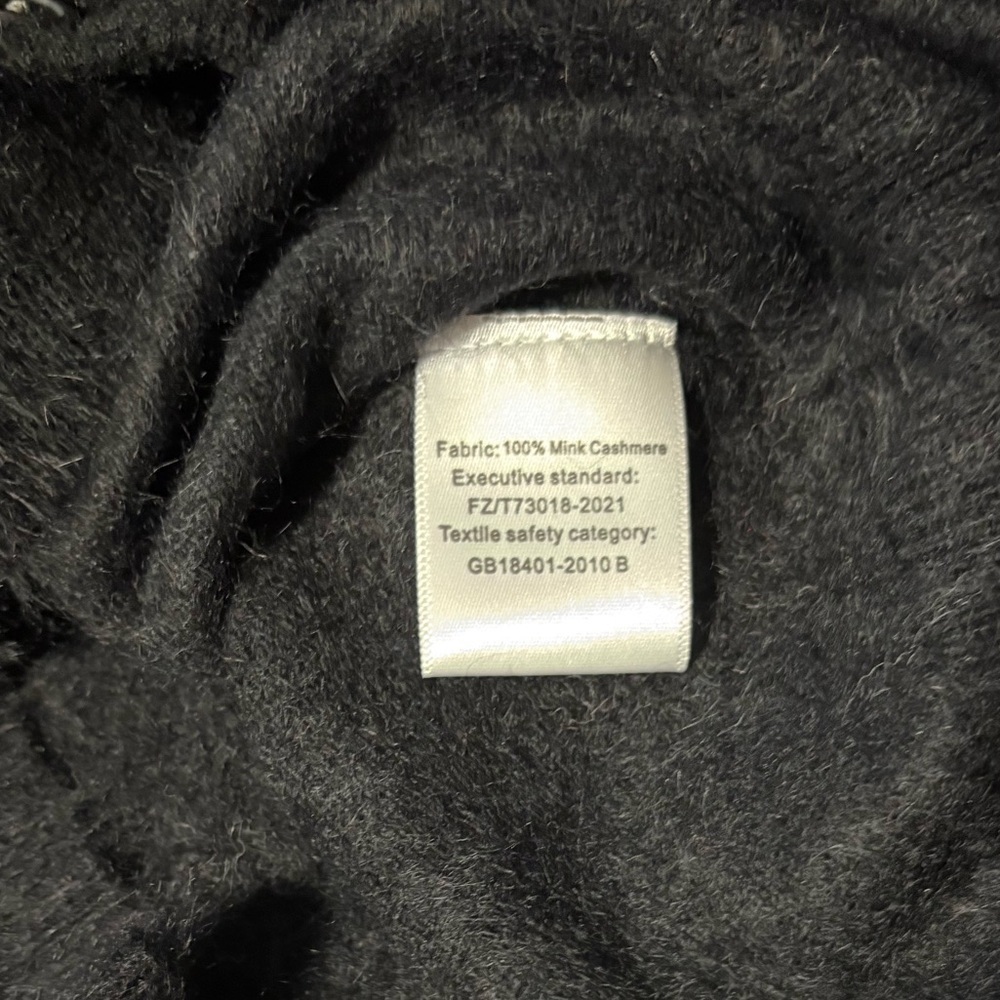 Black 100% Mink Cashmere Cardigan Button Front Classic Lightweight Sweater NWT - Picture 8 of 9